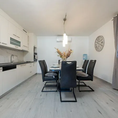 Jenny Zadarvillas Villa