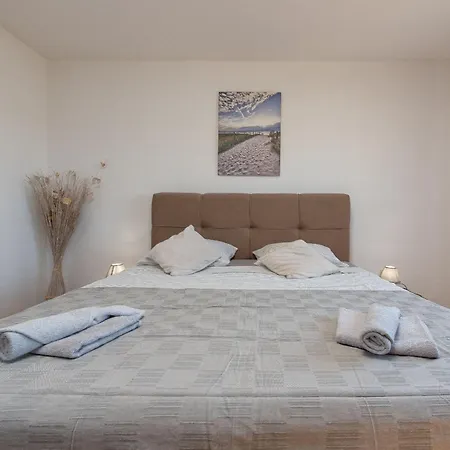 Jenny Zadarvillas Villa Murvica (Policnik)