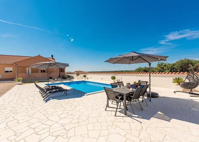 Jenny Zadarvillas * Murvica (Policnik)